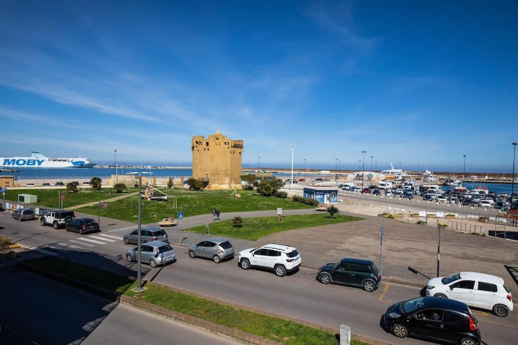 Ad Un Passo Dal Molo Apartamento Porto Torres Exterior foto
