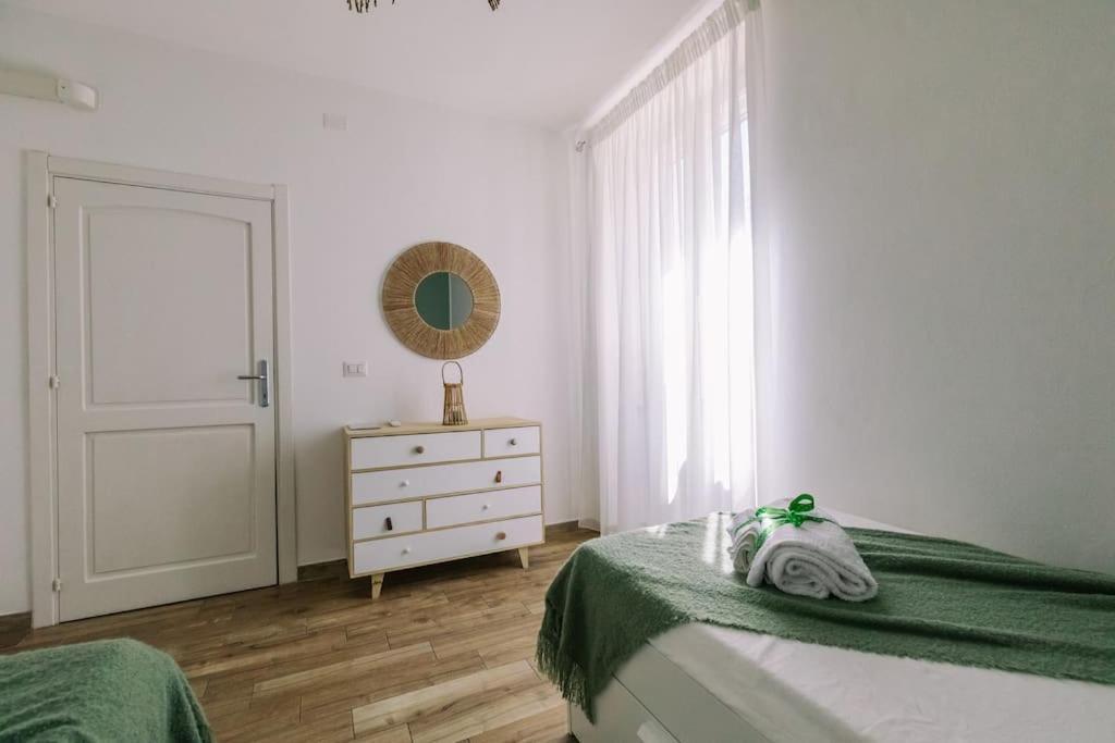 Ad Un Passo Dal Molo Apartamento Porto Torres Exterior foto